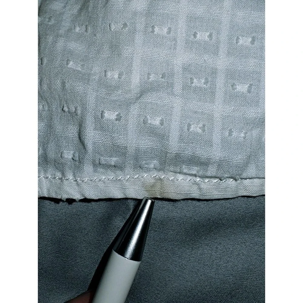 White Textured Button Up Shirt with‎ Lace Back Detail xs Read